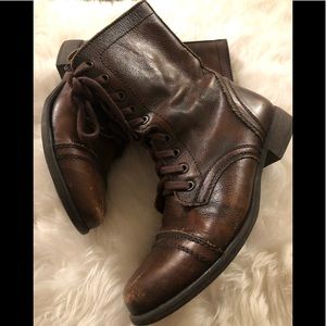 Steve Madden brown leather boots in size 7.5 med